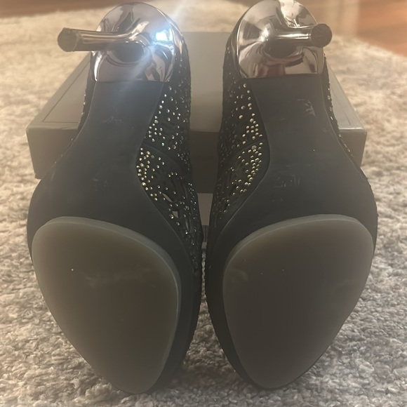 MA- Peacock BCBG BLACK LASER CUT SUEDE HEEL - Picture 8 of 10